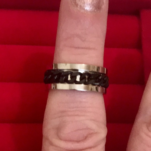 NWOT SPINNER POLISHED STAINLESS RING - Picture 3 of 5